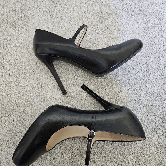 Nine West Mary Jane Style Heels - Picture 3 of 11